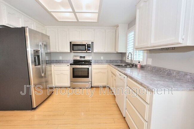 Building Photo - 9529 Lake Natoma Dr