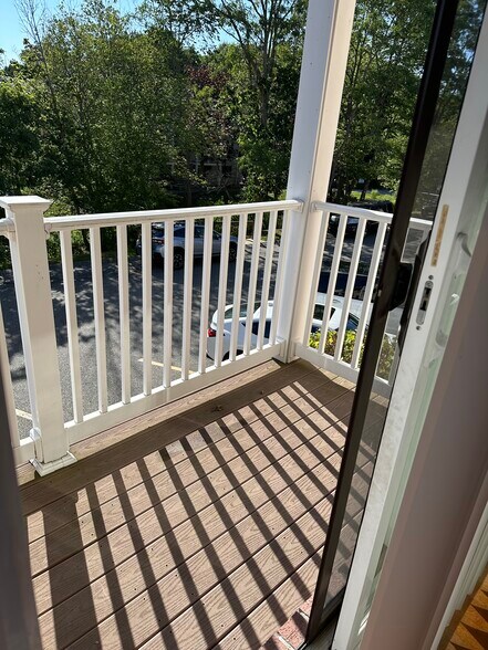 Balcony - 16 Kenmar Dr