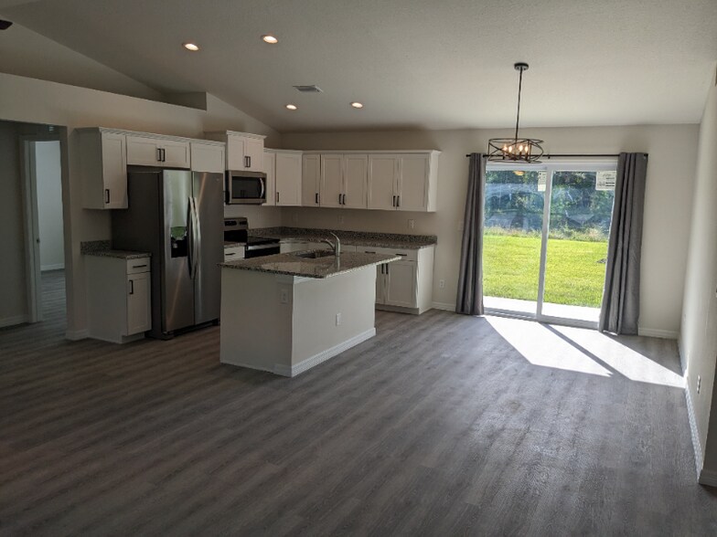 Building Photo - 5837 Babian Rd