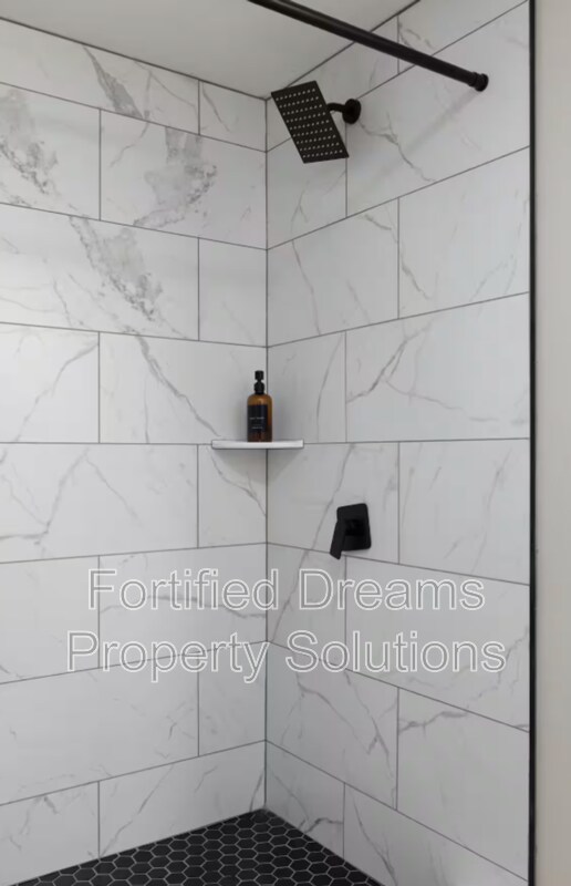 Building Photo - 913 Hutton St