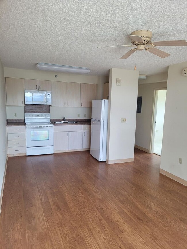 Building Photo - 2 Bed / 1 Bath / 1 Parking in Plantation T...