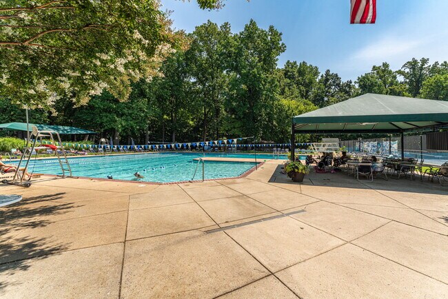 Swimming pool at Potomac Swim & Tennis Club 2 blocks away! - 10108 Donegal Ct