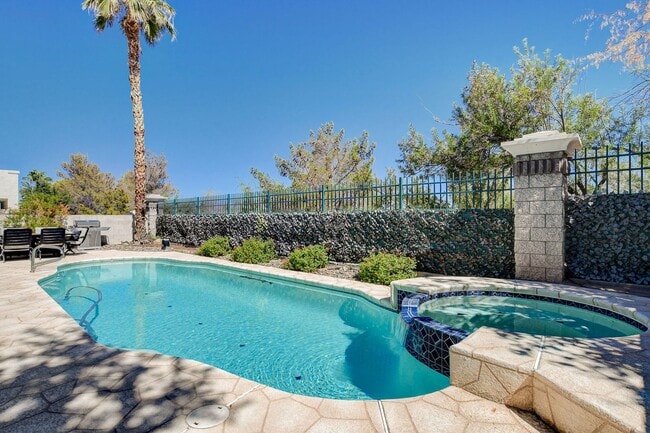 Building Photo - QUALITY FULLY FURNISHED SEVEN HILLS HOME WITH A PRIVATE POOL AND SPA