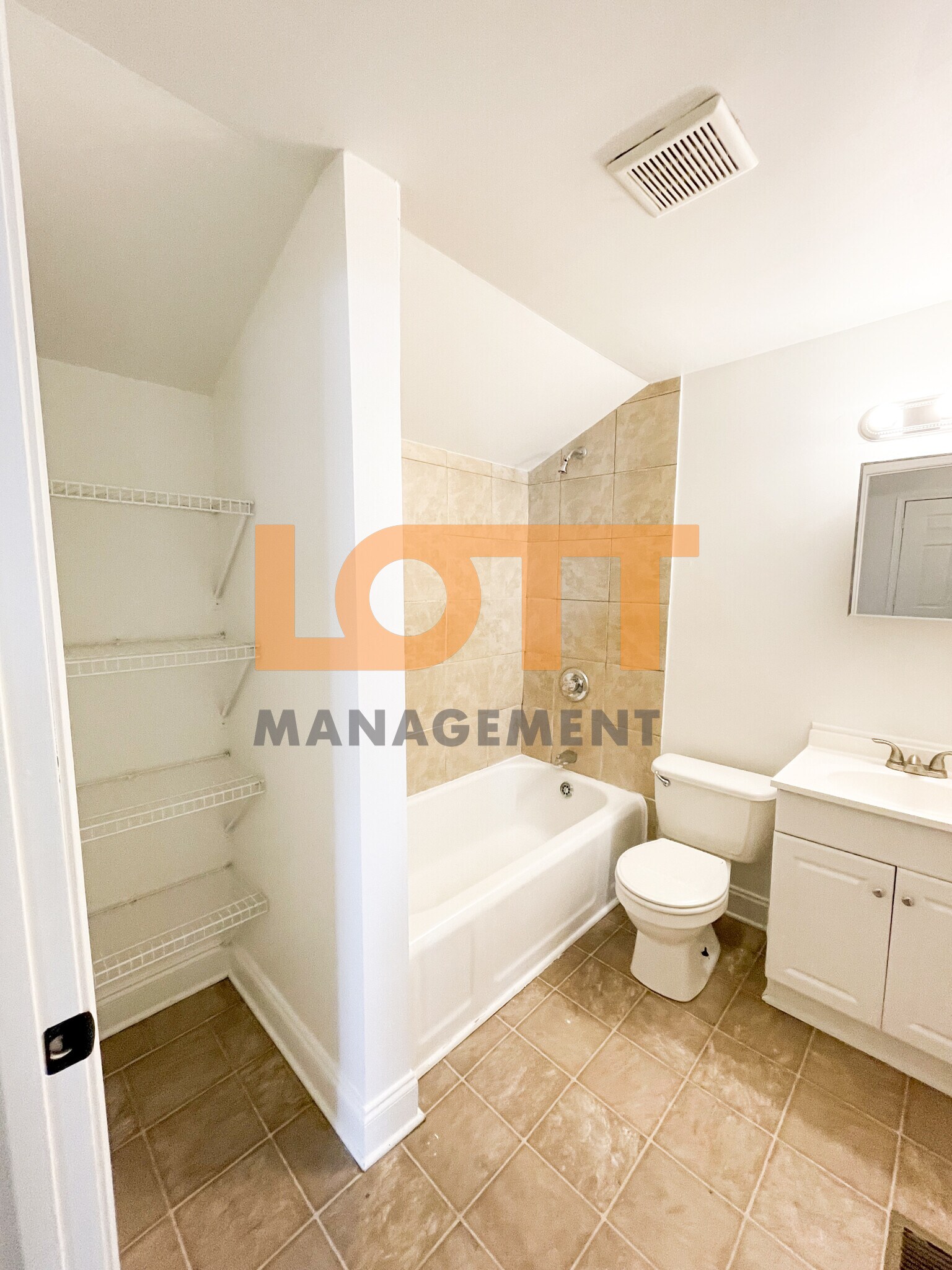 Building Photo - 12 N YMCA ST