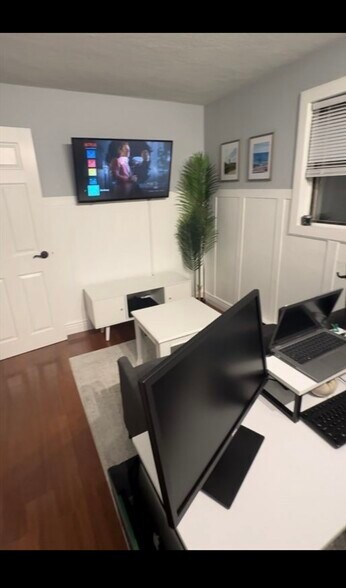 Building Photo - 18 Washington St