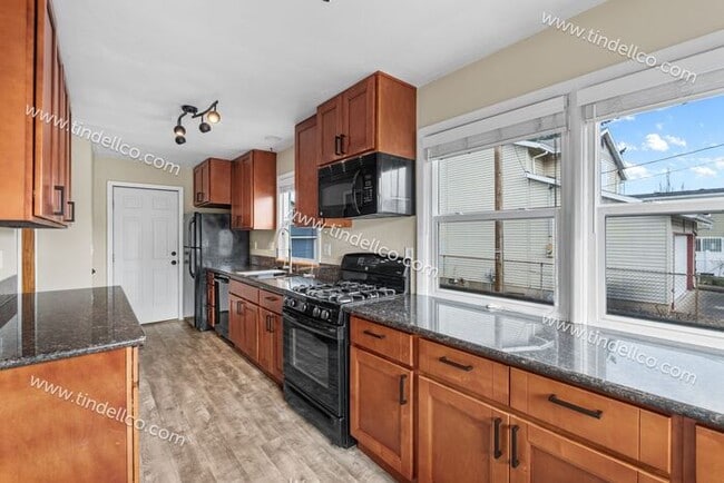 Building Photo - Charming 4-Bedroom Home in University Park with Finished Basement & Spacious Living Areas