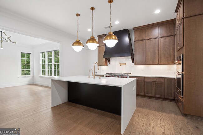 Building Photo - 2045 Kent Ct