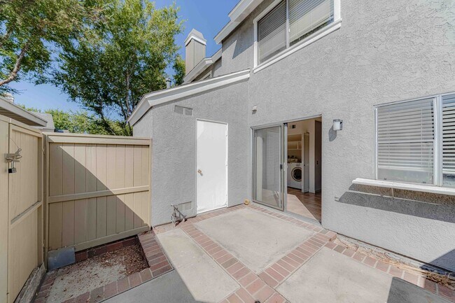 Building Photo - 36 Greenbough