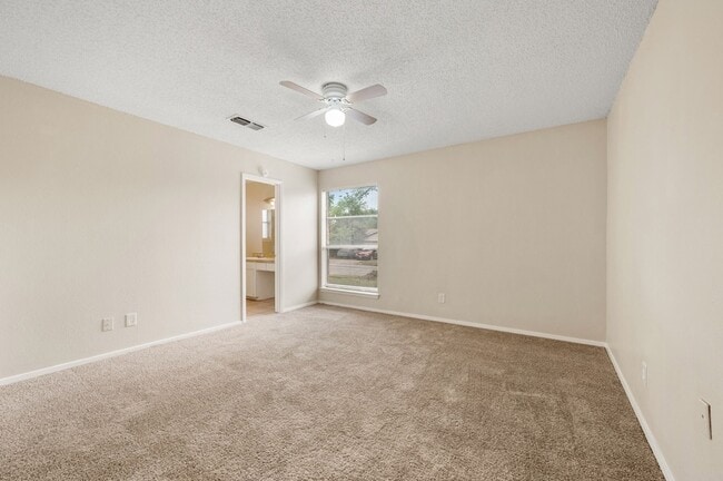Building Photo - 6301 Sunnybrook Dr
