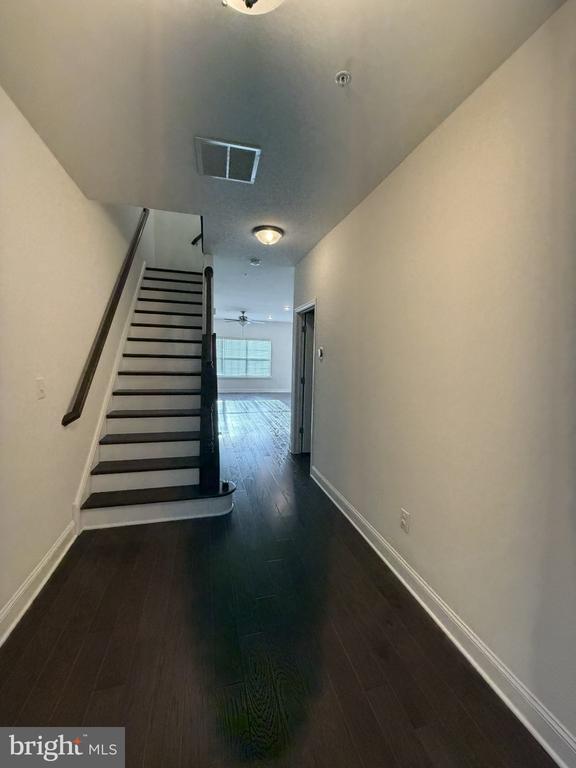 Building Photo - 137 Golden Vale Dr