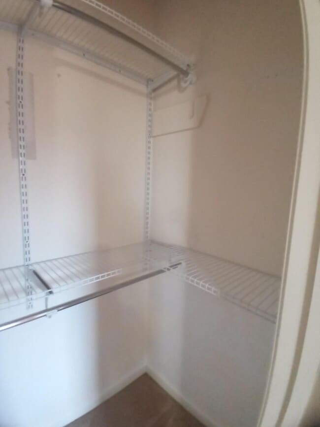 Building Photo - 3525 Drayton Dr