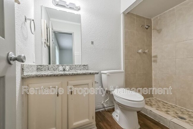 Building Photo - 14634 Dartwood Dr
