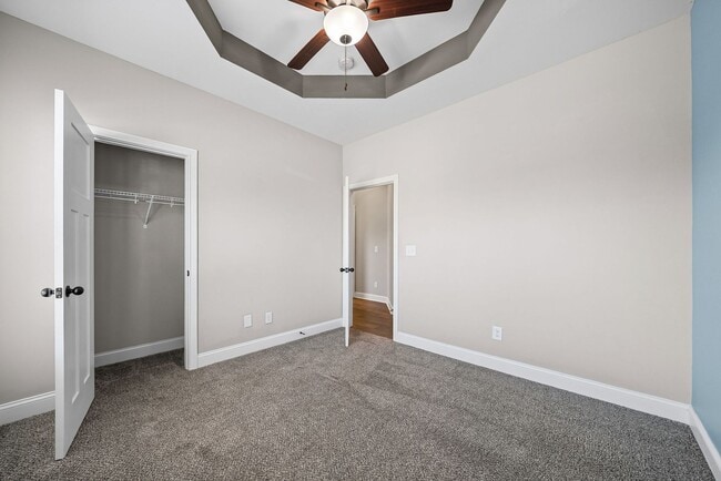 Building Photo - Spacious 4 bedroom 3 full bath home for rent!