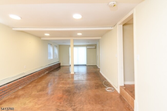 Building Photo - 214 Woodcliff Ave