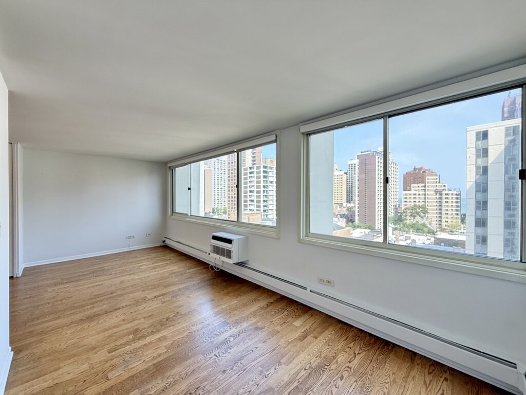 Building Photo - 1442 N Dearborn St