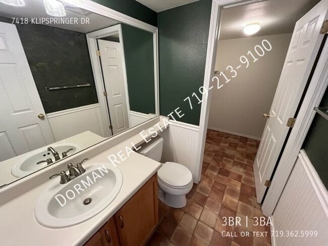 Building Photo - Open Concept 2 Story