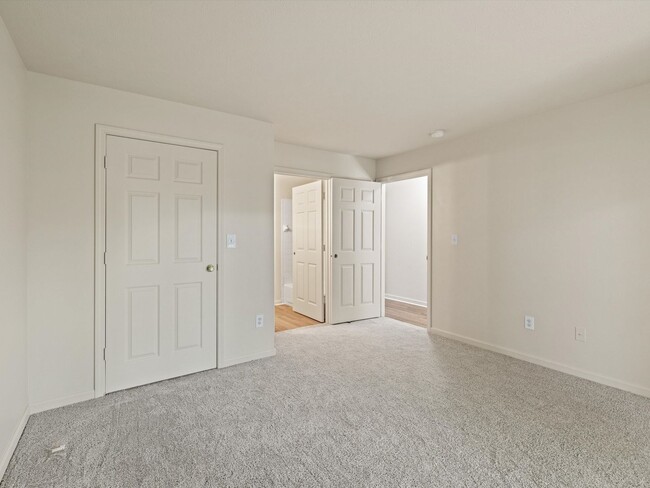 Building Photo - 3 Bedroom Limited Supply******Minutes from...