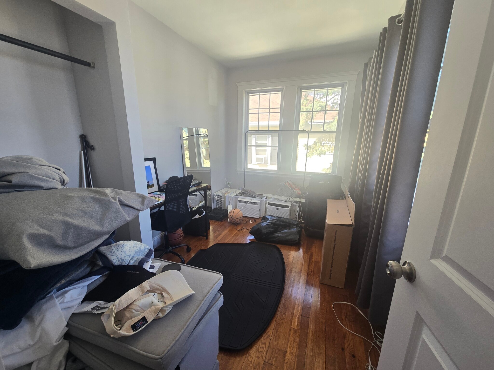 1stfl bedrm #5 - 81 Bow St
