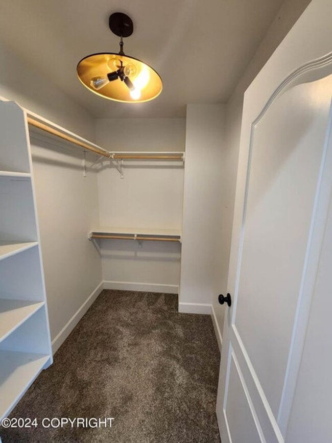 Building Photo - 6585 Beverly Hills Cir