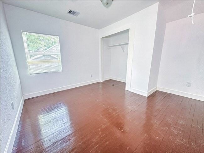 Building Photo - 2555 Pierce St