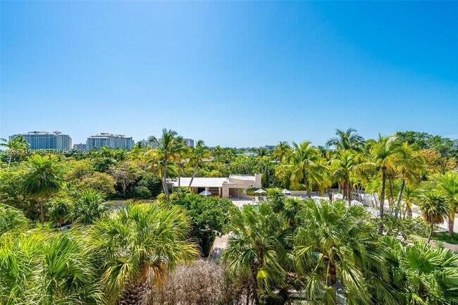 Building Photo - 151 Crandon Blvd