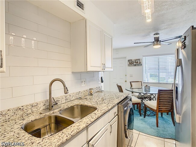 Building Photo - 4625 Bayshore Dr
