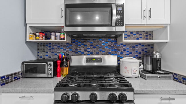 Building Photo - 91-1022-1022 Makaaloa St