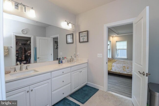 Building Photo - 2794 Golden Aster Pl