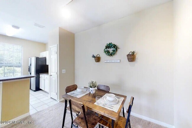 Building Photo - 13703 Richmond Park Dr N