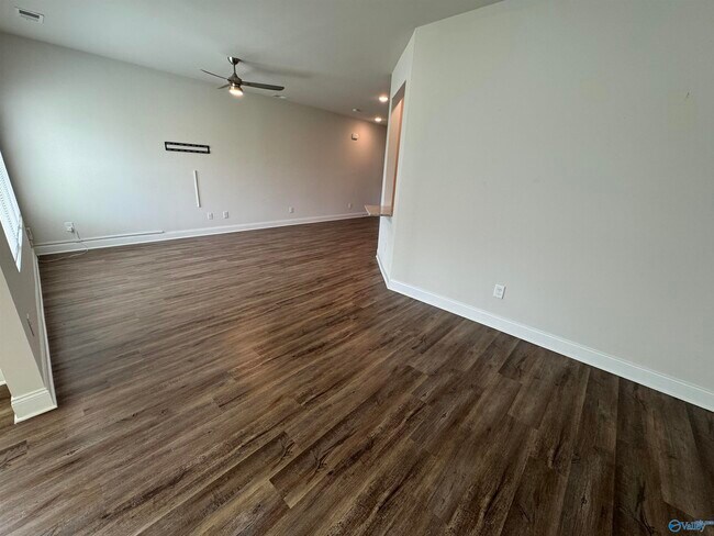 Building Photo - 103 Woodsbrook Pl SW