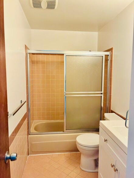 Bathroom - 247 20th Ave
