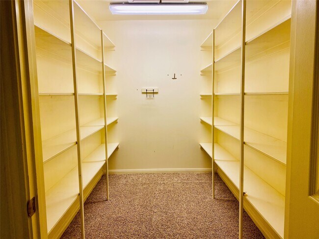 Building Photo - 14212 Horseshoe Bend