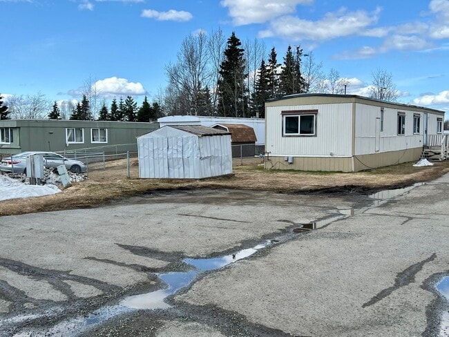 Building Photo - Southside 2 Bed Mobile Home at Southwood Manor