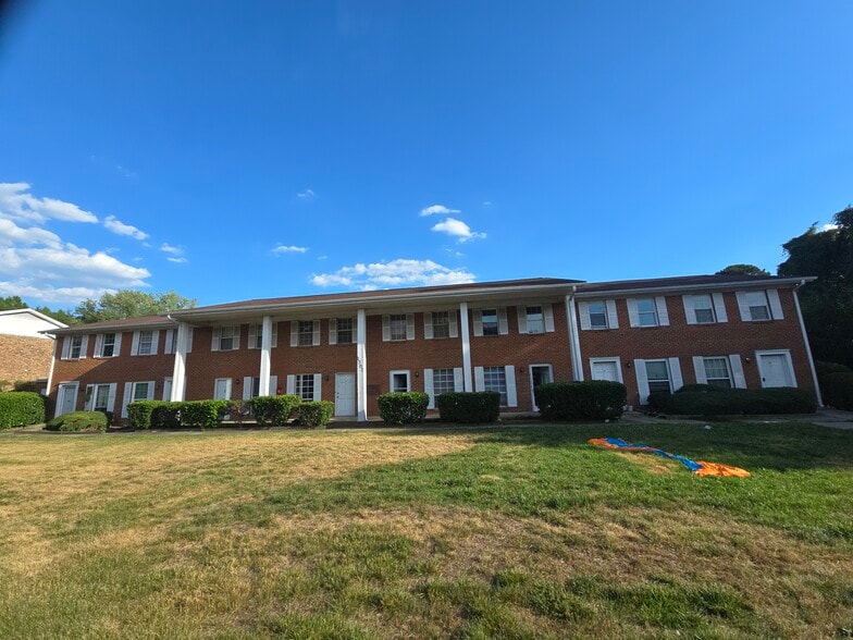 Building Photo - 1307 W Meadowview Rd