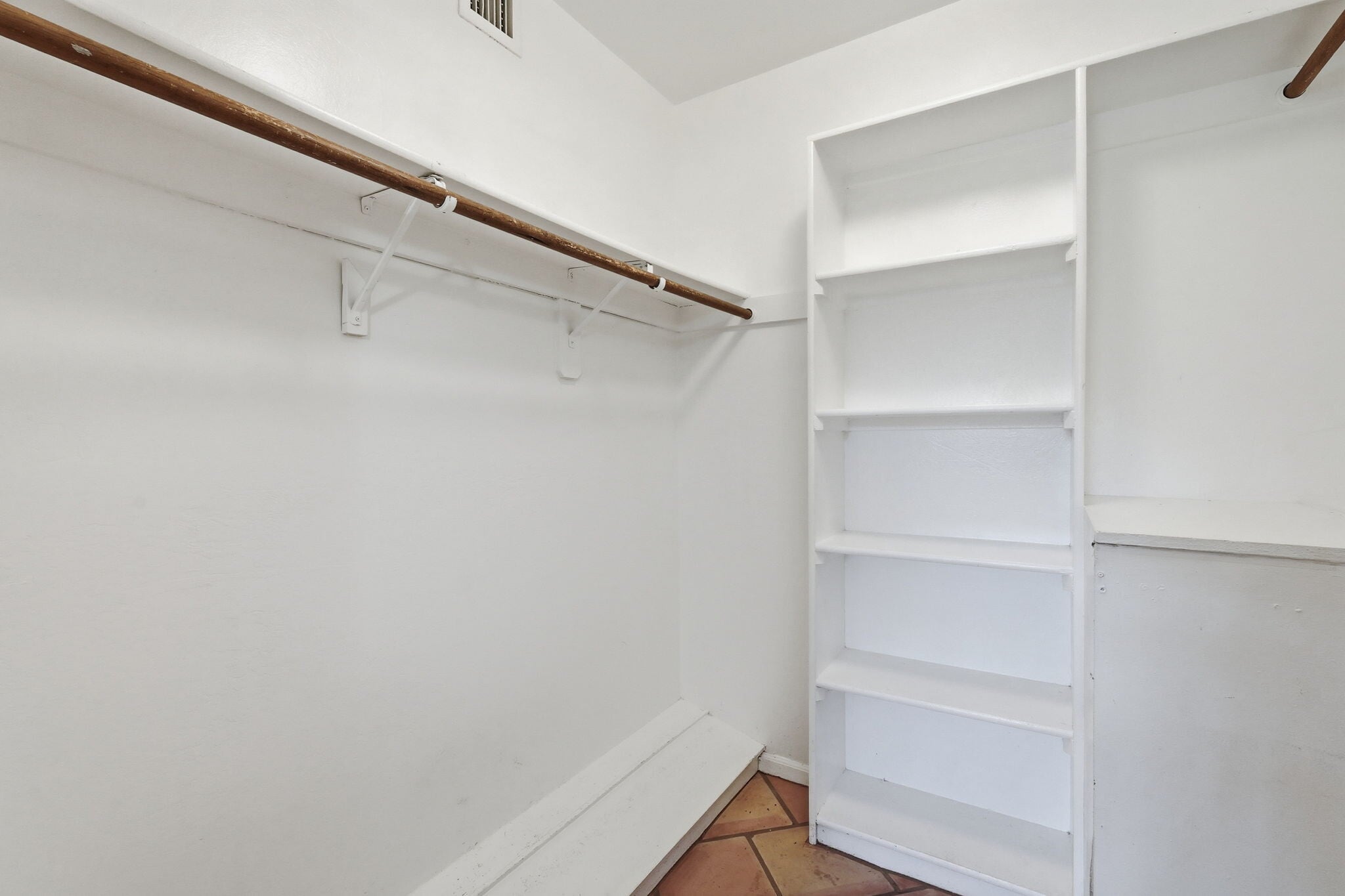 Building Photo - 1449 E Highland Ave