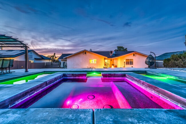 Building Photo - 57731 San Tropeze Dr