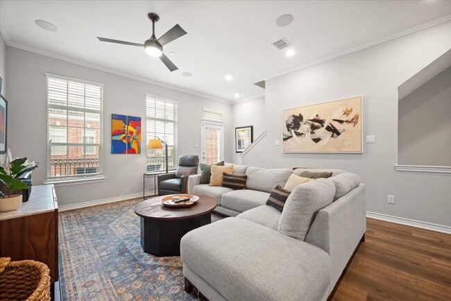 Building Photo - Welcome Home to the Heart of Addison!