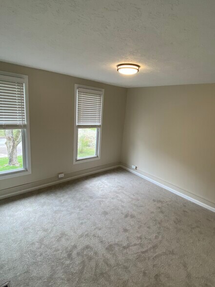 Building Photo - 642 Perrin Ave