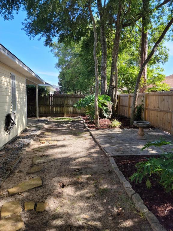 Building Photo - 944 Claeven Cir
