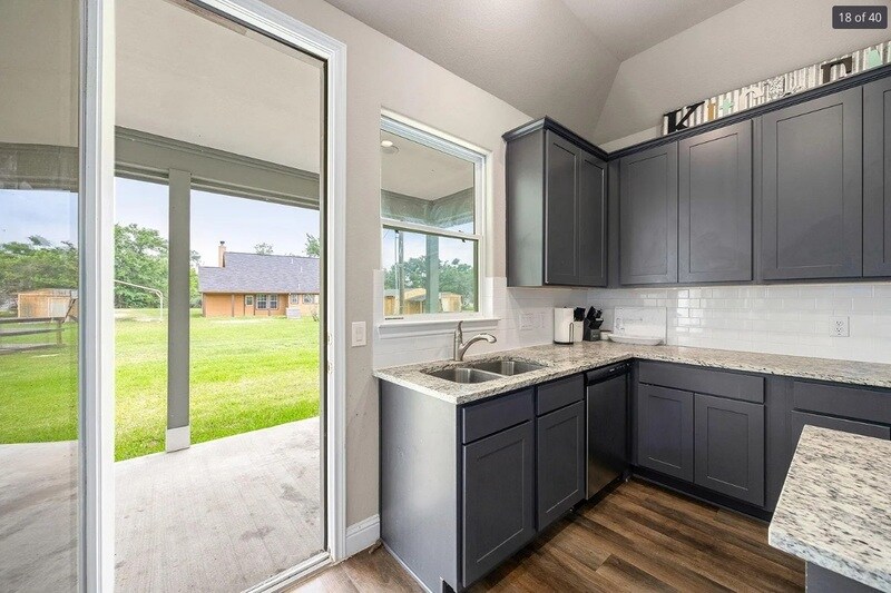 Building Photo - 26579 Pin Oak Dr