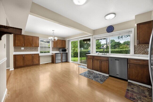 Building Photo - 120 Tamworth Pl