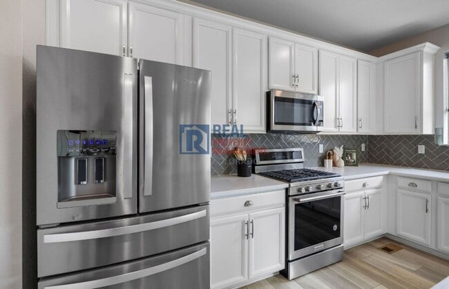 Building Photo - 27674 E 7th Dr