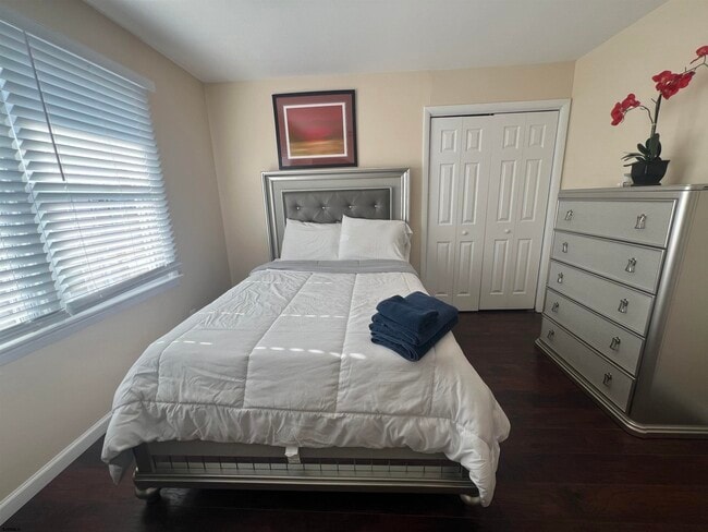 Building Photo - 239 N Derby Ave