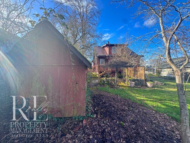 Building Photo - 50% OFF FIRST MONTHS RENT!! Timeless Vintage Home with Bonus Office, Expansive Yard & A/C