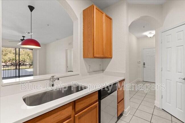 Building Photo - 6402 Cava Alta Dr