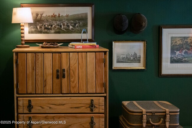 Building Photo - 700 S Monarch St