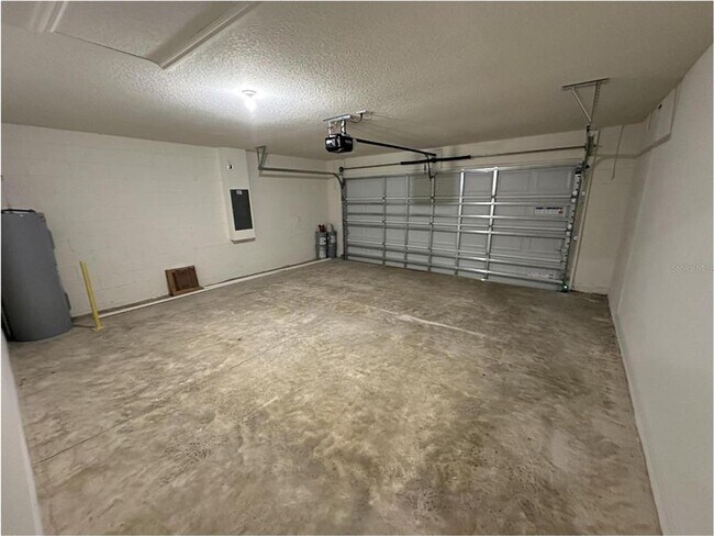 Building Photo - 16680 SW 30th Avenue Rd