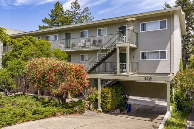 Building Photo - Aqua Vista