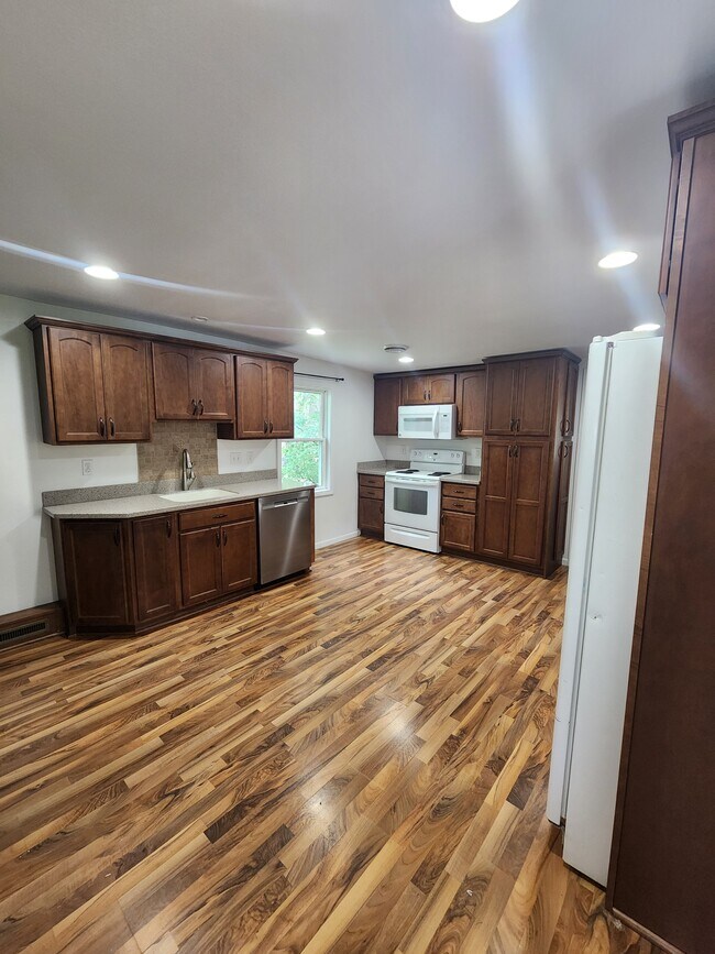 Main floor - kitchen - 110 W Short St