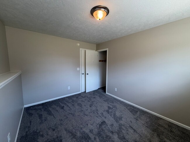 Building Photo - 3606 W Hughes Pl
